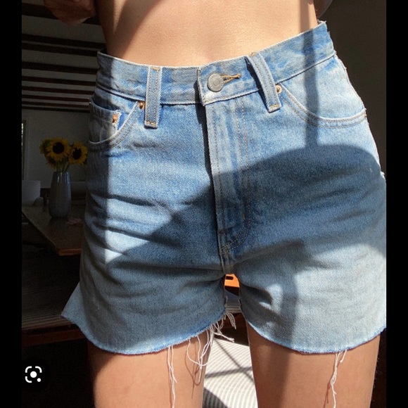 BDG Girlfriend High-Rise Denim Short - Picture 1 of 3